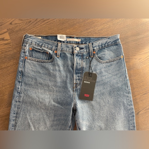 Levi’s Wedgie High Rise Women’s Jeans - Picture 2 of 5